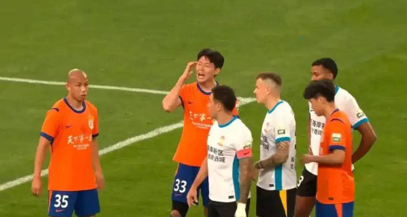 冲突频发！齐鲁德比混乱不断，泰山与西海岸身陷重压泥潭